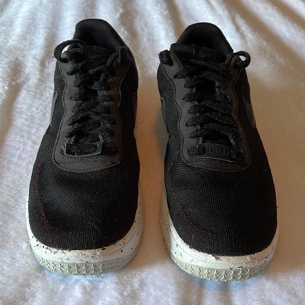 Nike Mens Air Force 1 Crater Flyknit Basketball Shoes black/red/white.